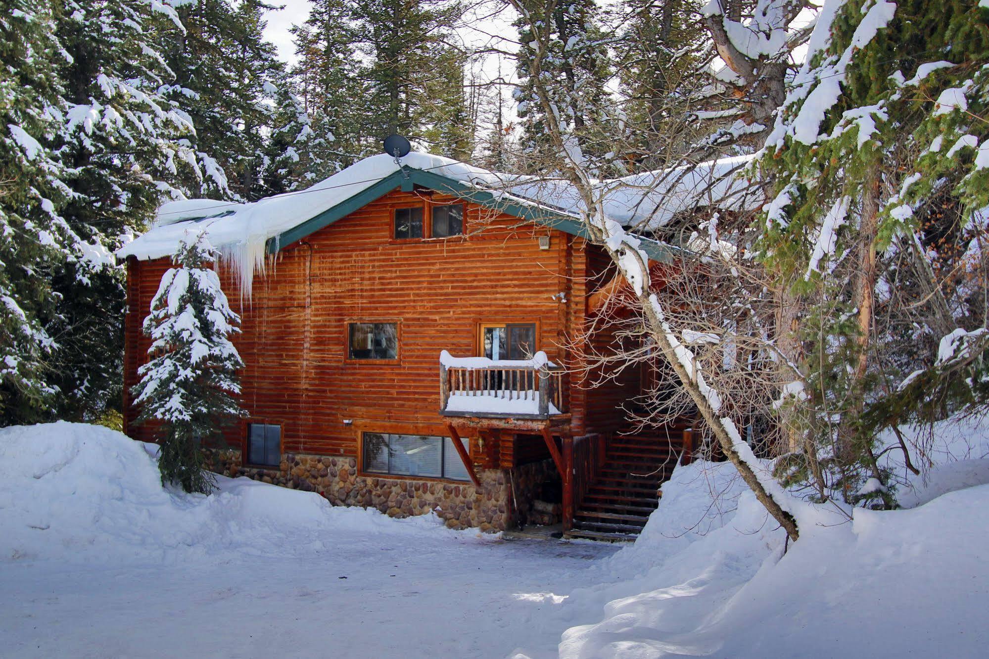 Log Cabin On The Stream Sundance Extérieur photo